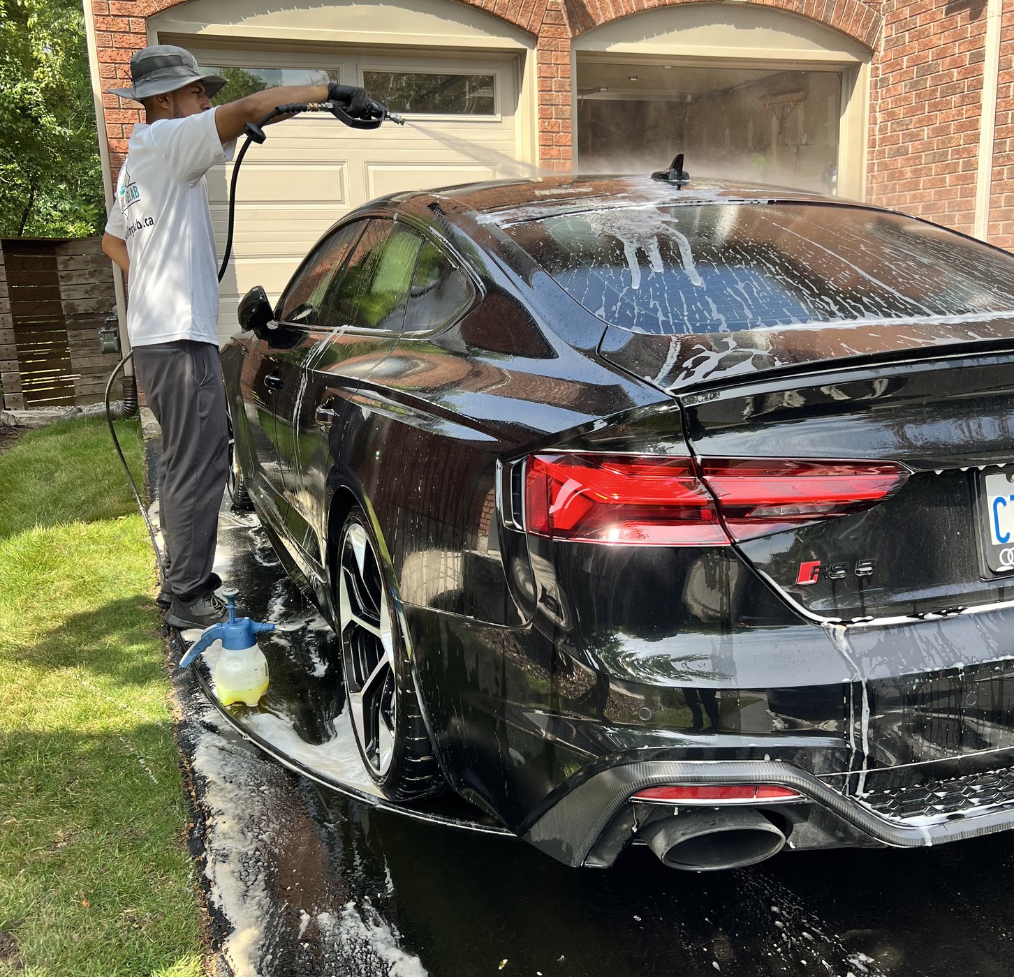 Car detailing at Grimsby Ontario address
