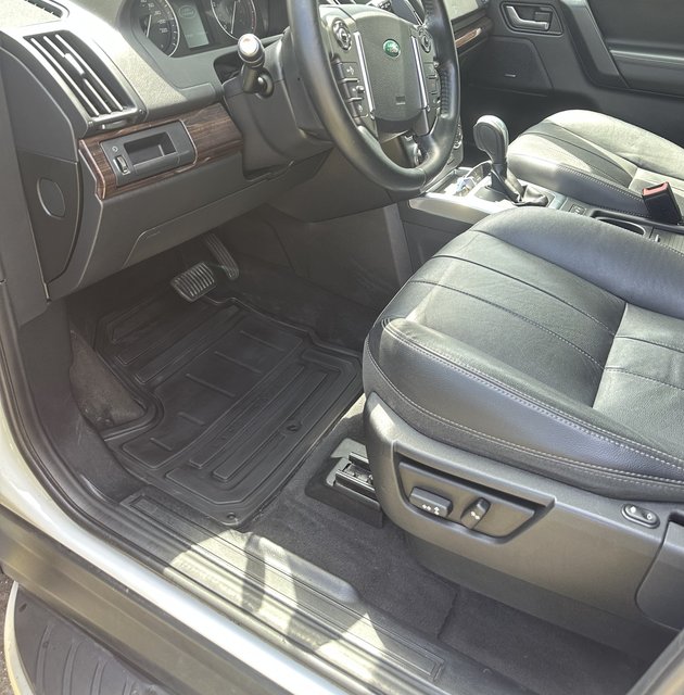 Land Rover after detailing